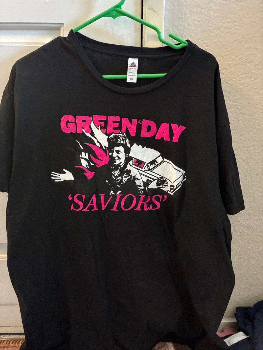 Green Day 'Saviors' Graphic Tee - Black with Pink Print